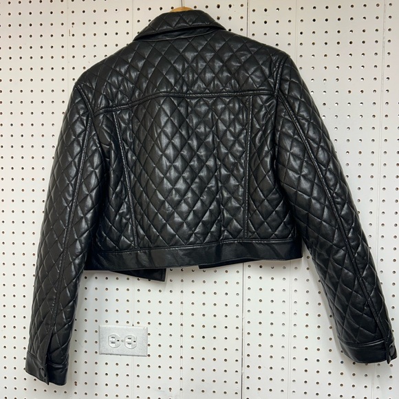 Alice + Olivia Black Quilted Vegan Cropped Jacket - Picture 3 of 7